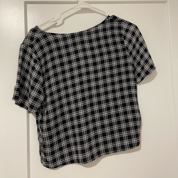 Checkered Plaid Button Up cropped shirt - Picture 2 of 3